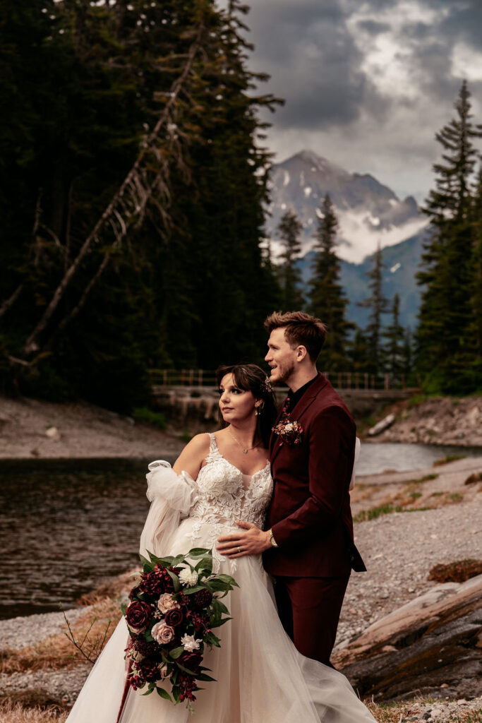 couple looks around at the landscape of Washington state
