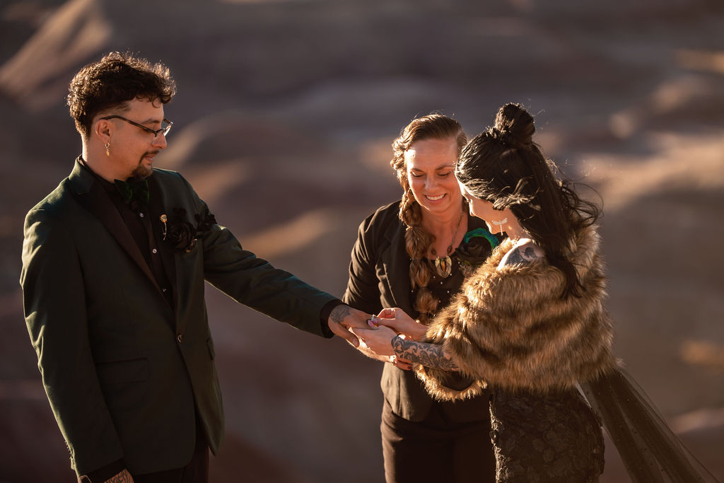 elopement ceremony overlooking the Arizona painted desert